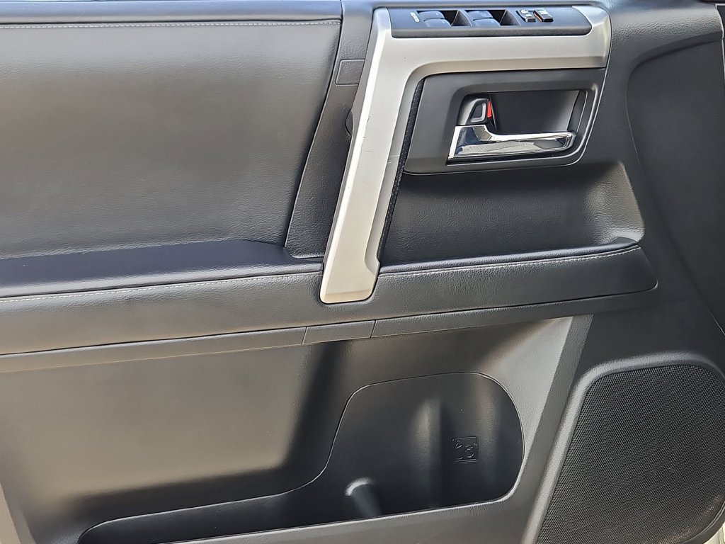 Used 2021 Toyota 4Runner SR5 AWD/4WD image 11