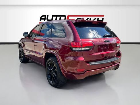 Used 2022 Jeep Grand Cherokee Laredo X image 5