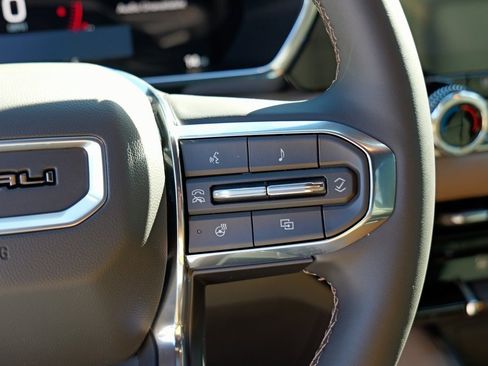 New 2026 GMC Canyon Denali image 13