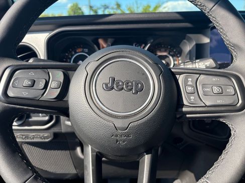 Used 2025 Jeep Wrangler Unlimited Sport AWD/4WD image 27