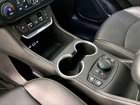 Used 2021 GMC Terrain SLT w/ LPO, Floor Liner Package image 15