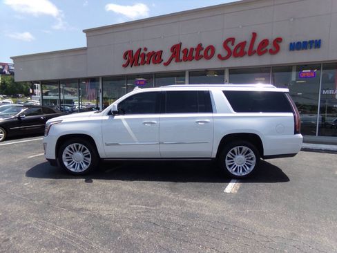 Used 2016 Cadillac Escalade ESV Platinum AWD/4WD image 2