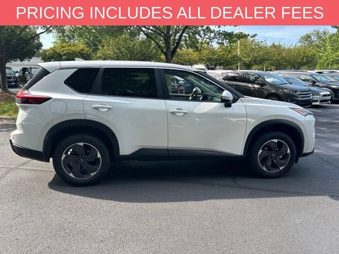 Used 2025 Nissan Rogue SV AWD/4WD image 9