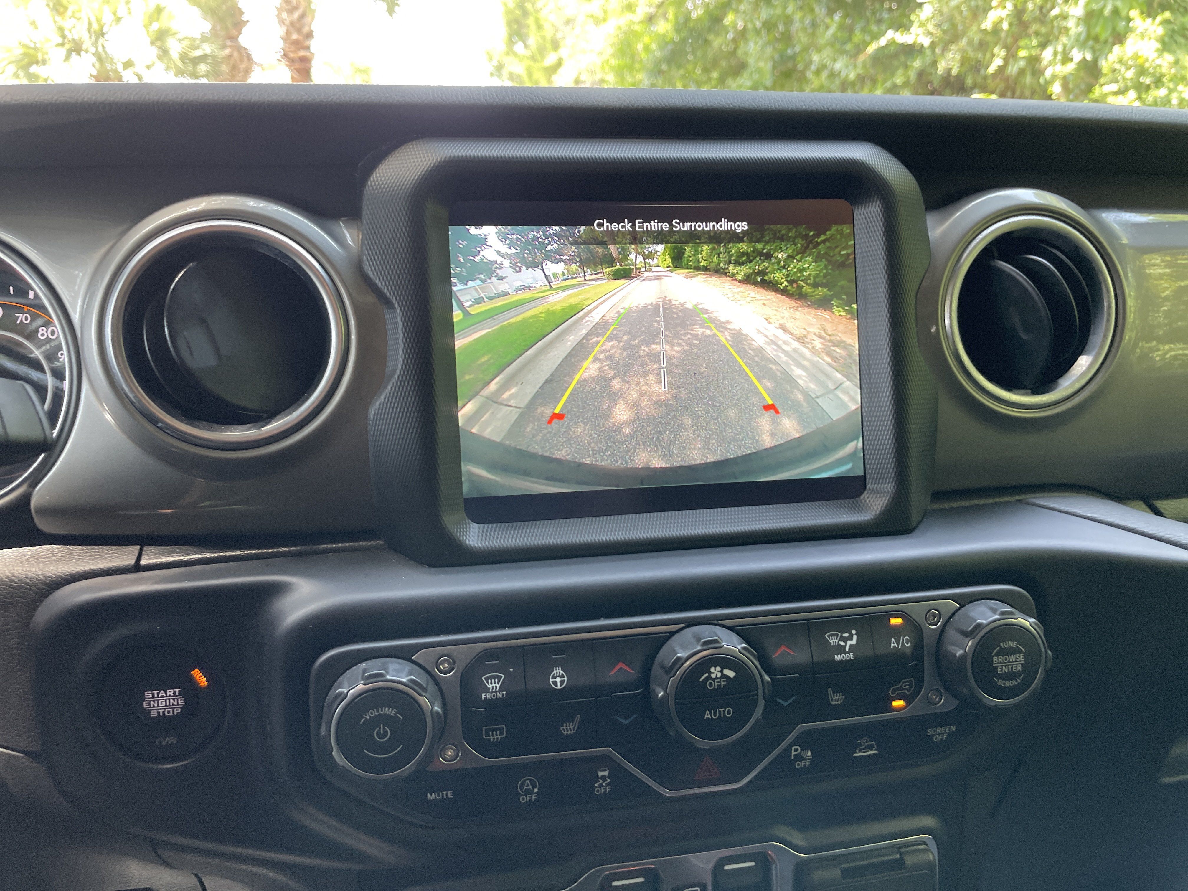 Used 2022 Jeep Wrangler Unlimited Sahara w/ LED Lighting Group AWD/4WD image 24