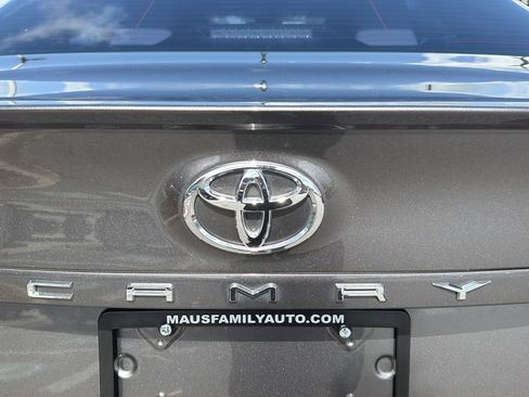 Used 2022 Toyota Camry SE w/ Convenience Package FWD image 39