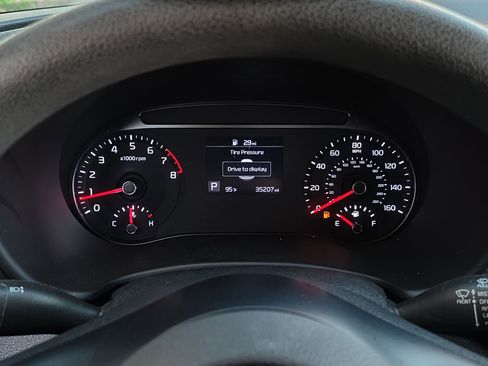 Used 2022 Kia Soul LX image 16