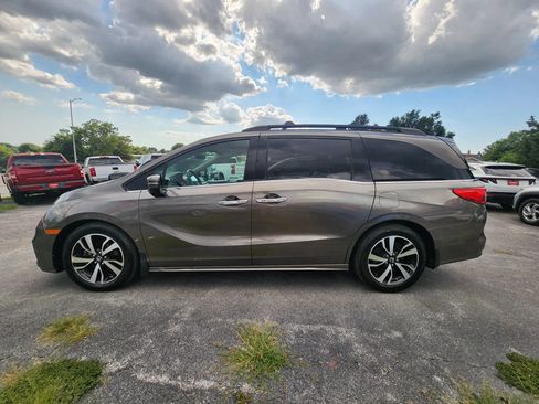 Used 2019 Honda Odyssey Elite image 4