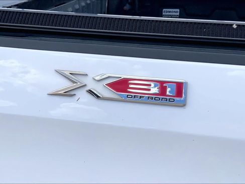 Used 2019 GMC Sierra 1500 SLT w/ SLT Convenience Package AWD/4WD image 10