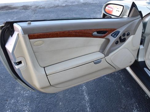 Used 2005 Mercedes-Benz SL 500 image 30