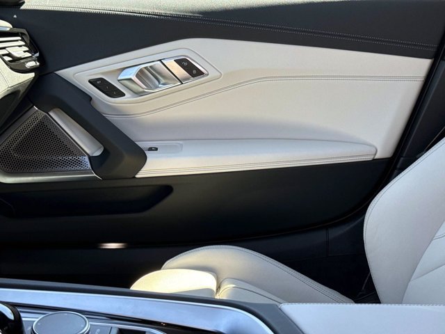 Used 2026 BMW Z4 M40i RWD image 17