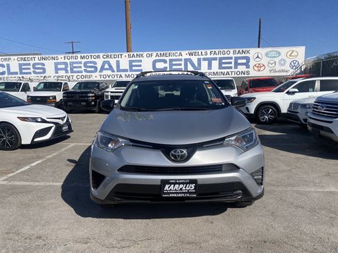 Used 2018 Toyota RAV4 LE w/ Cargo Management Package FWD image 3