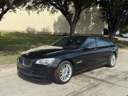Used 2014 BMW 750Li image 2