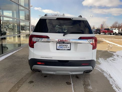 Used 2023 GMC Acadia SLT w/ Technology Package image 6