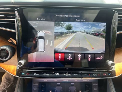 Used 2022 Jeep Grand Wagoneer Series III w/ Rear Seat Video Group 1 image 37