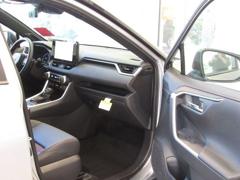 Certified 2025 Toyota RAV4 XSE AWD/4WD image 18