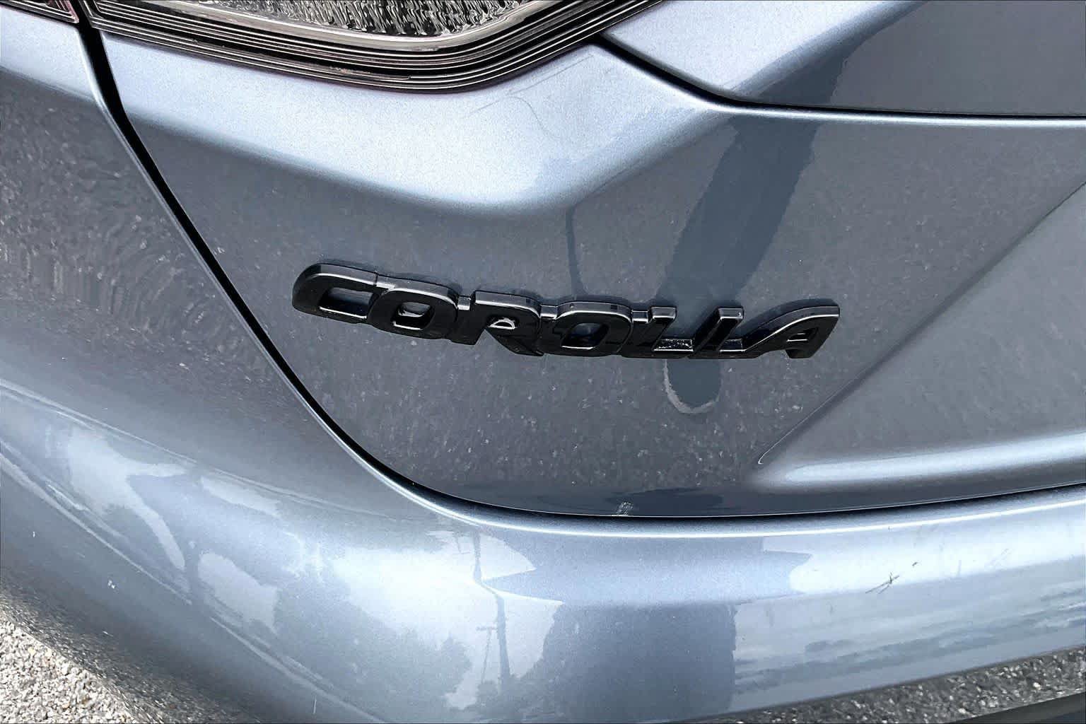 Used 2025 Toyota Corolla LE FWD image 30