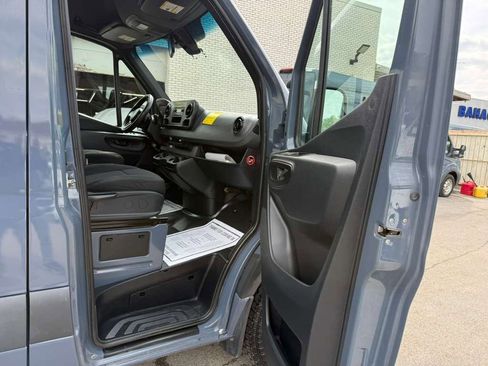Used 2019 Mercedes-Benz Sprinter 144 image 24