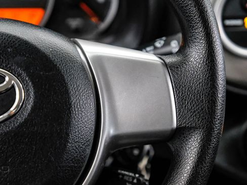 Used 2014 Toyota Yaris LE image 18