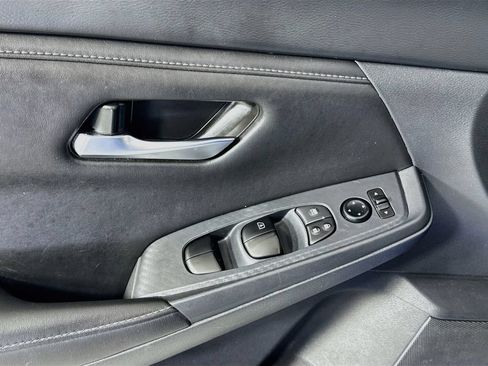Used 2024 Nissan Sentra SV FWD image 15