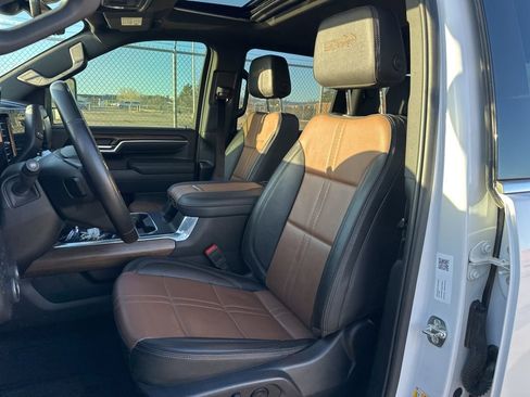 Used 2025 Chevrolet Silverado 3500 High Country w/ Technology Package image 8