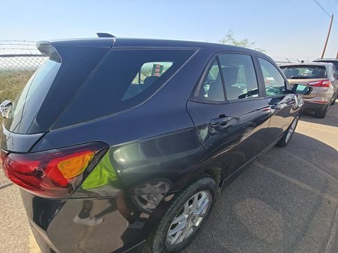 Used 2022 Chevrolet Equinox LS FWD image 6