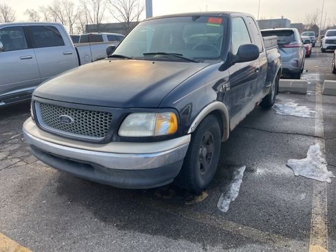 Used 1999 Ford F150 Lariat image 2