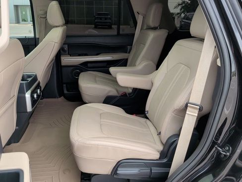 Used 2023 Ford Expedition Limited AWD/4WD image 40