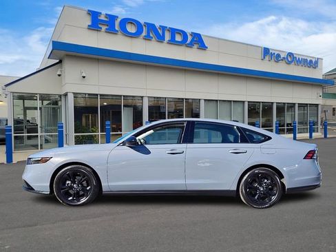 Used 2025 Honda Accord SE image 7