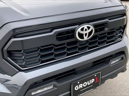 Used 2025 Toyota Tacoma TRD Off-Road image 29