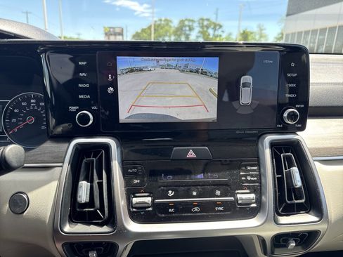 Certified 2023 Kia Sorento EX w/ Panoramic Sunroof Package FWD image 31