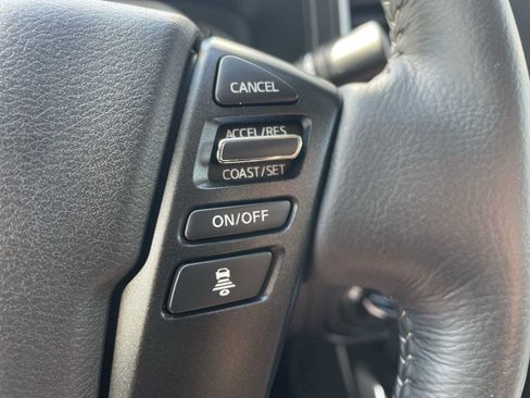 Used 2024 Nissan Frontier SV w/ Technology Package AWD/4WD image 16