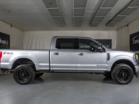 Used 2022 Ford F250 Platinum w/ FX4 Off-Road Package AWD/4WD image 5
