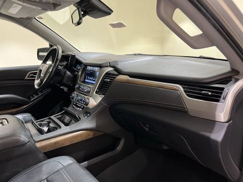 Used 2020 GMC Yukon XL Denali w/ Open Road Package RWD image 27