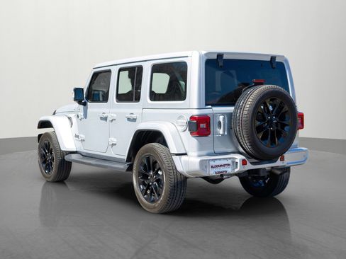 Used 2022 Jeep Wrangler Unlimited Sahara image 5