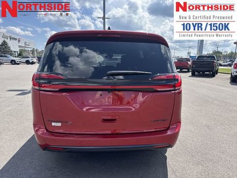 New 2026 Chrysler Pacifica Limited w/ Uconnect Theater Family Group image 7