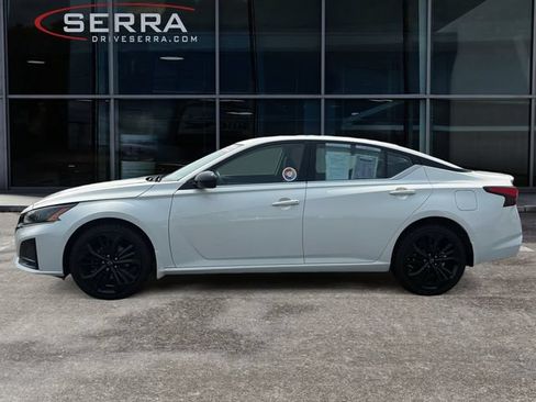 Used 2024 Nissan Altima 2.5 SR AWD/4WD image 2