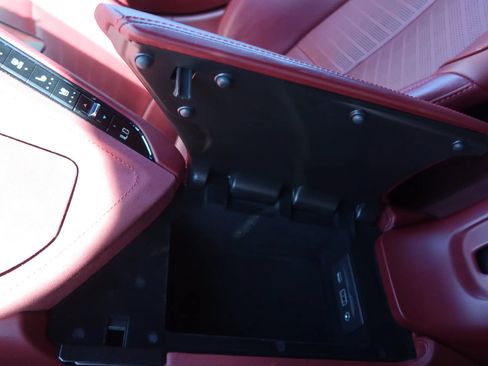 Used 2021 Chevrolet Corvette Stingray Premium Cpe w/ Battery Protection Package RWD image 28
