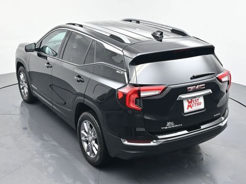 Used 2022 GMC Terrain SLT w/ LPO, Floor Liner Package image 25