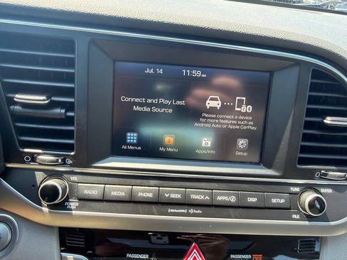 Used 2018 Hyundai Elantra Value Edition FWD image 14