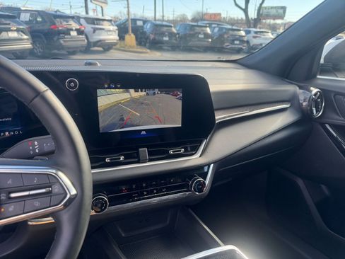 Used 2025 Chevrolet Equinox LT image 17