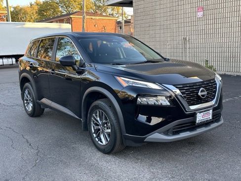 Used 2023 Nissan Rogue S image 3