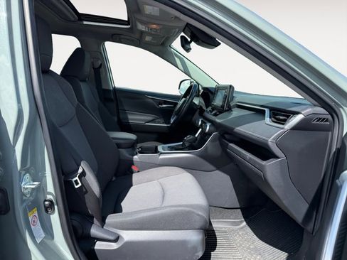 Used 2019 Toyota RAV4 XLE w/ Convenience Package AWD/4WD image 17