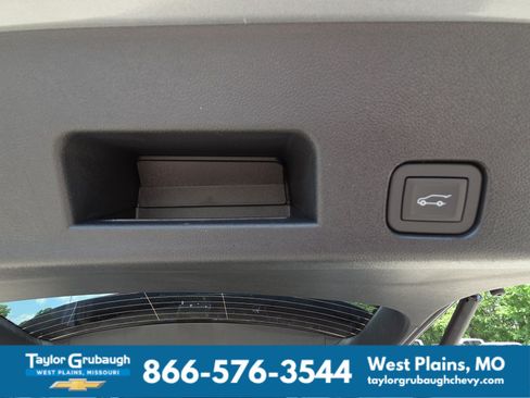 New 2026 Chevrolet Traverse LT w/ Sun and Wheel Package FWD image 35