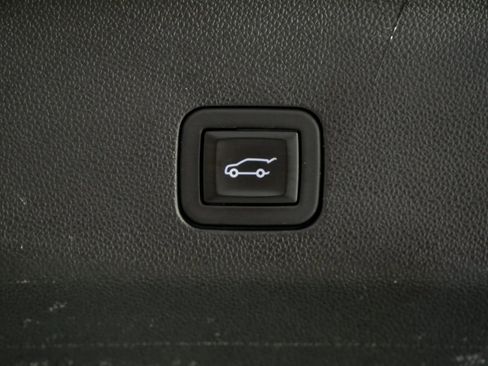 Used 2023 Chevrolet Tahoe Premier image 33