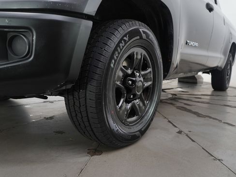 Used 2018 Toyota Tundra SR5 image 28
