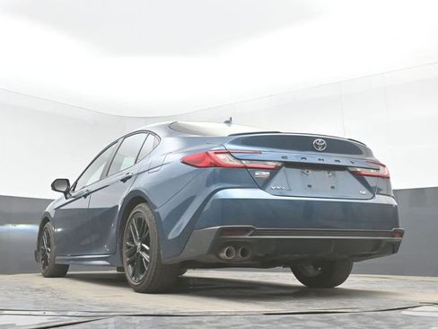 Used 2025 Toyota Camry SE image 31