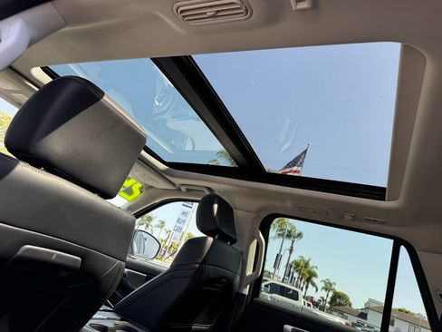 Used 2025 Ford Expedition Platinum image 14