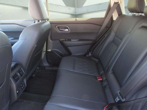 Used 2025 Nissan Rogue Platinum w/ Platinum Premium Package AWD/4WD image 15