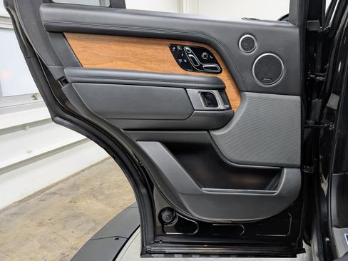 Used 2022 Land Rover Range Rover Autobiography image 18