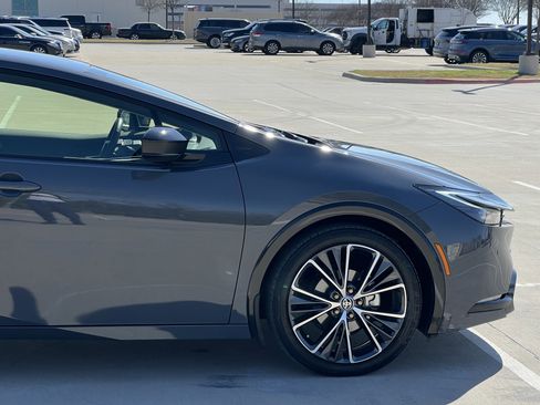 Used 2023 Toyota Prius XLE image 12